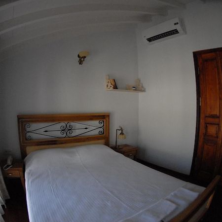 Aliye Hanim Hotel Ayvalik Bagian luar foto