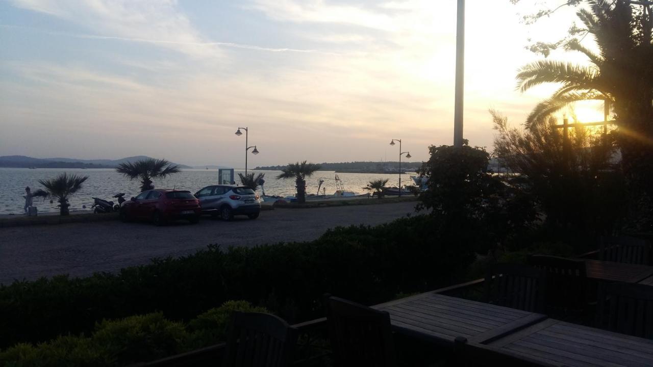 Aliye Hanim Hotel Ayvalik Bagian luar foto