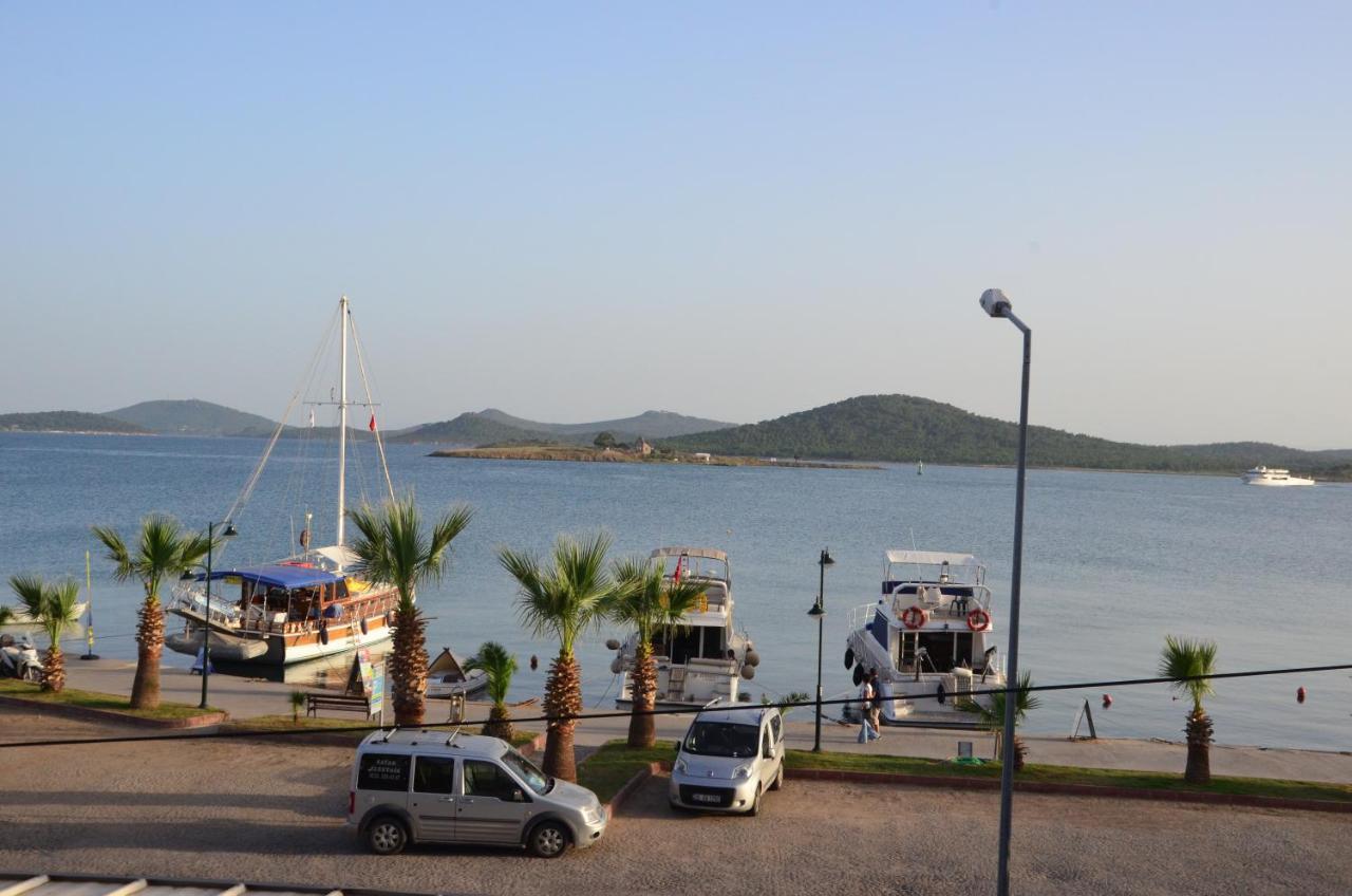 Aliye Hanim Hotel Ayvalik Bagian luar foto