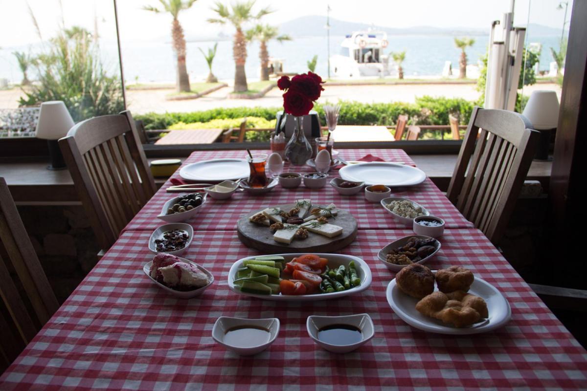 Aliye Hanim Hotel Ayvalik Bagian luar foto