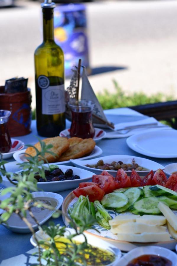 Aliye Hanim Hotel Ayvalik Bagian luar foto