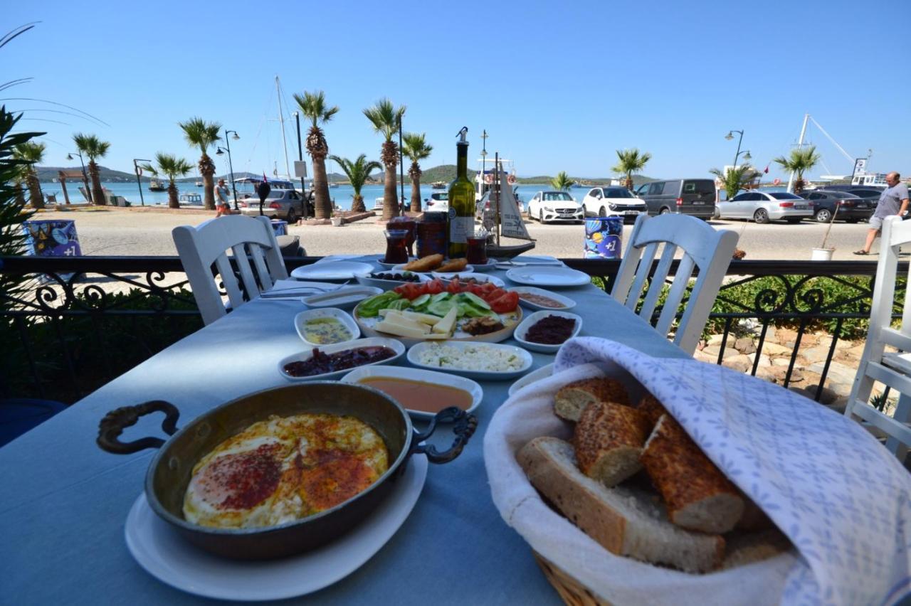 Aliye Hanim Hotel Ayvalik Bagian luar foto