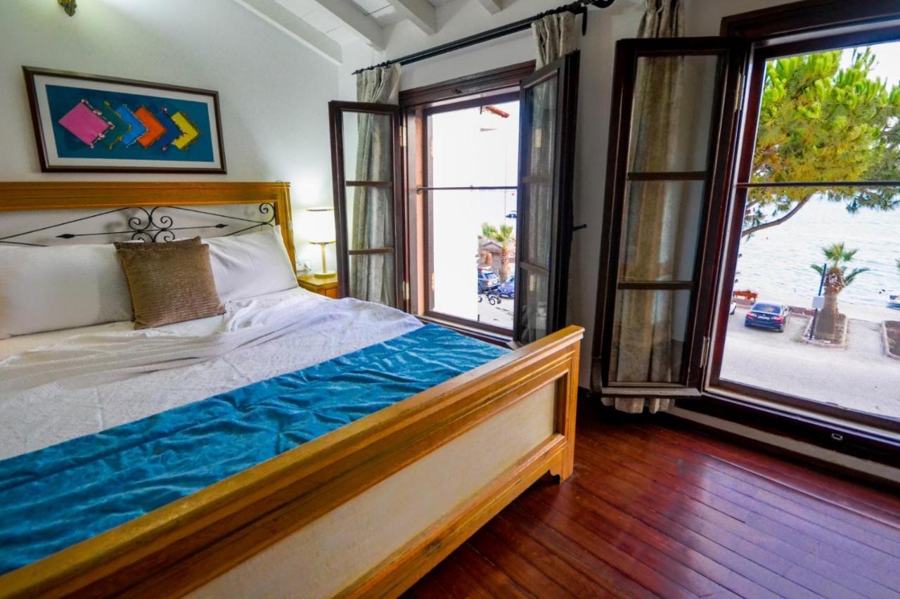 Aliye Hanim Hotel Ayvalik Bagian luar foto