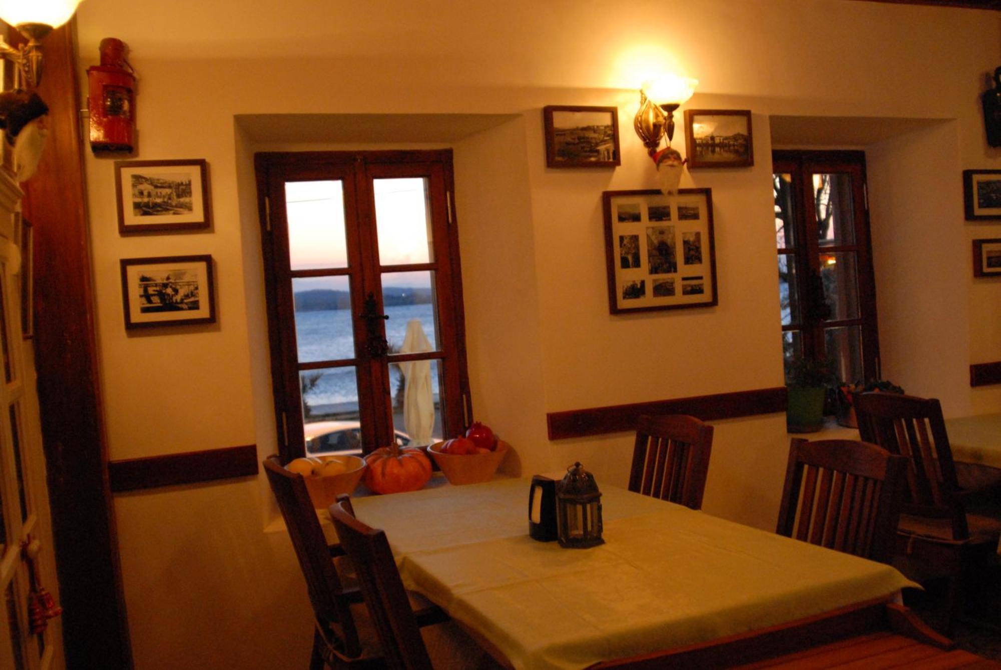 Aliye Hanim Hotel Ayvalik Bagian luar foto
