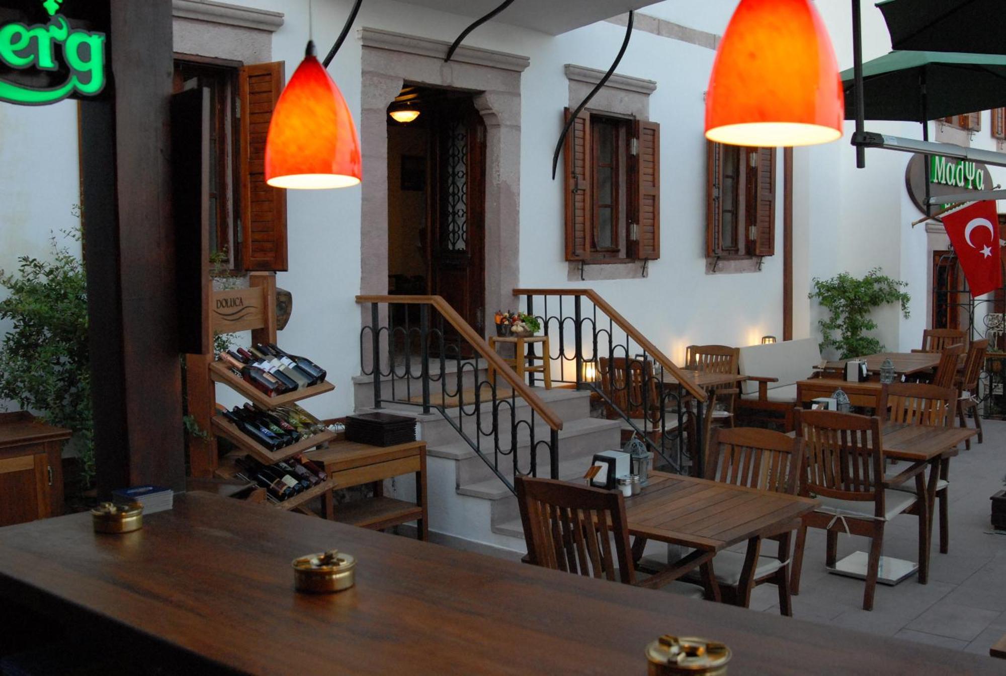 Aliye Hanim Hotel Ayvalik Bagian luar foto